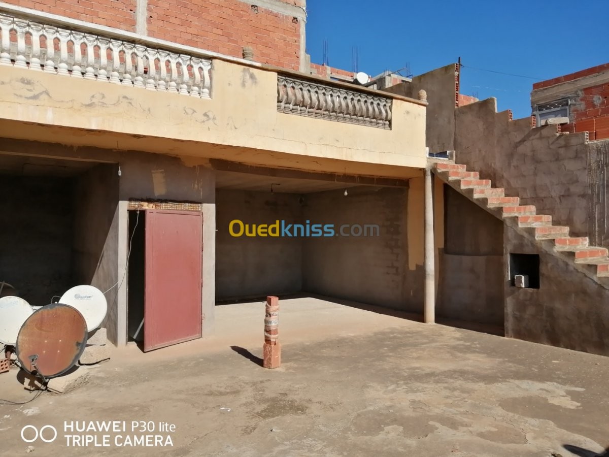 Maison à Vendre à Nedroma Pas Cher Vente Villa Tlemcen Nedroma - Tlemcen Algérie