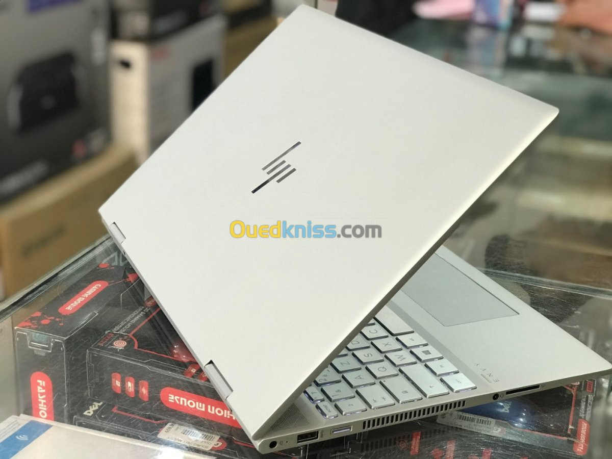 HP ENVY 15 i7 10ém 16GB 1TB SSD MX250