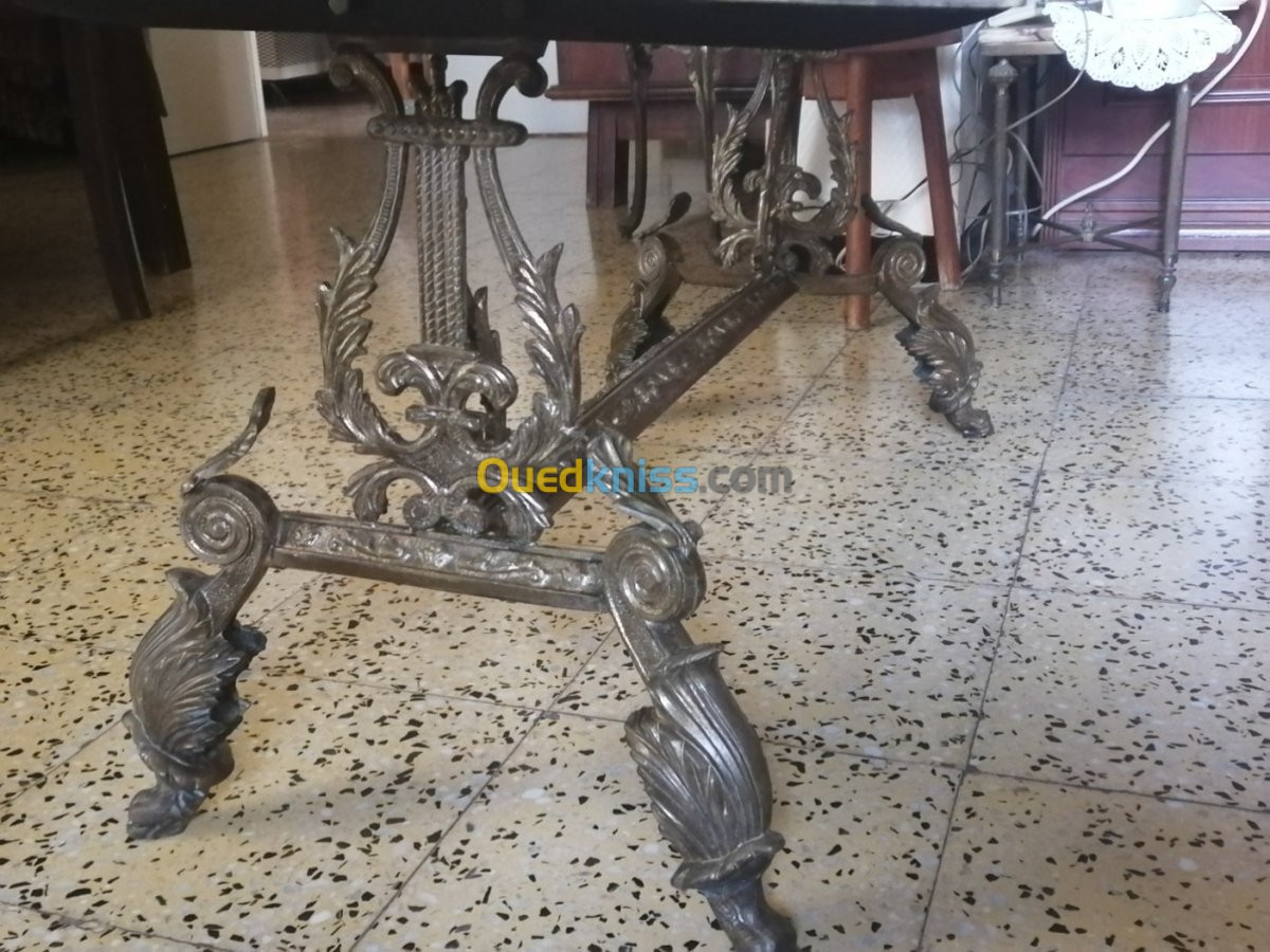 Table basse en marbre et bronze