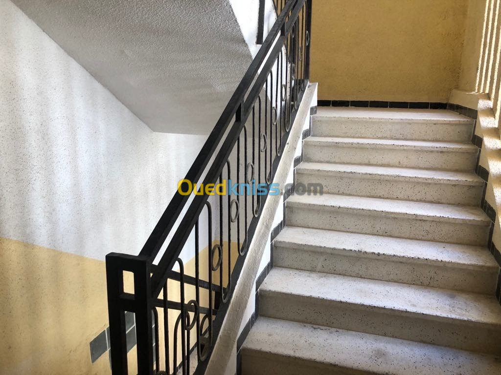 Location Appartement F4 Alger Bouzareah