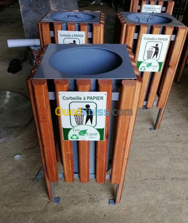 Bancs et Poubelles Publics