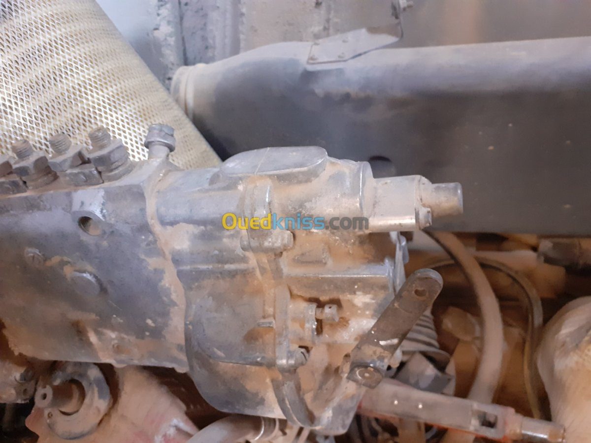 Pompe injection مرسديس شاحنة 1985 4x4