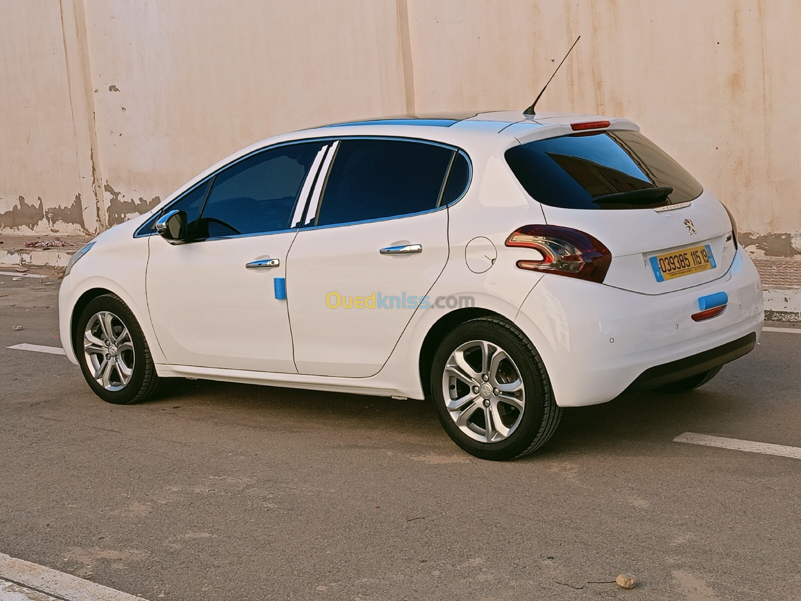 Peugeot 208 2015 Allure