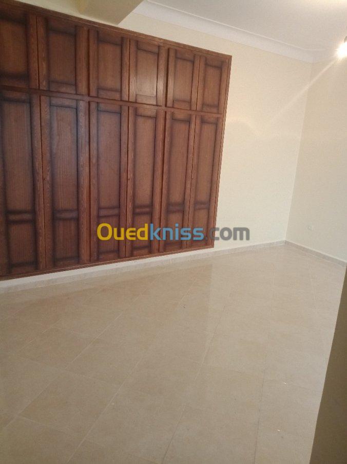 Location Appartement F4 Tipaza Kolea