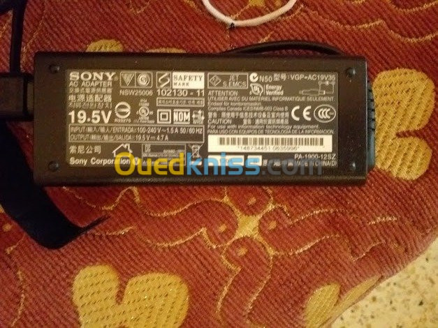 chargeur laptop sony 12.5 V d'origine