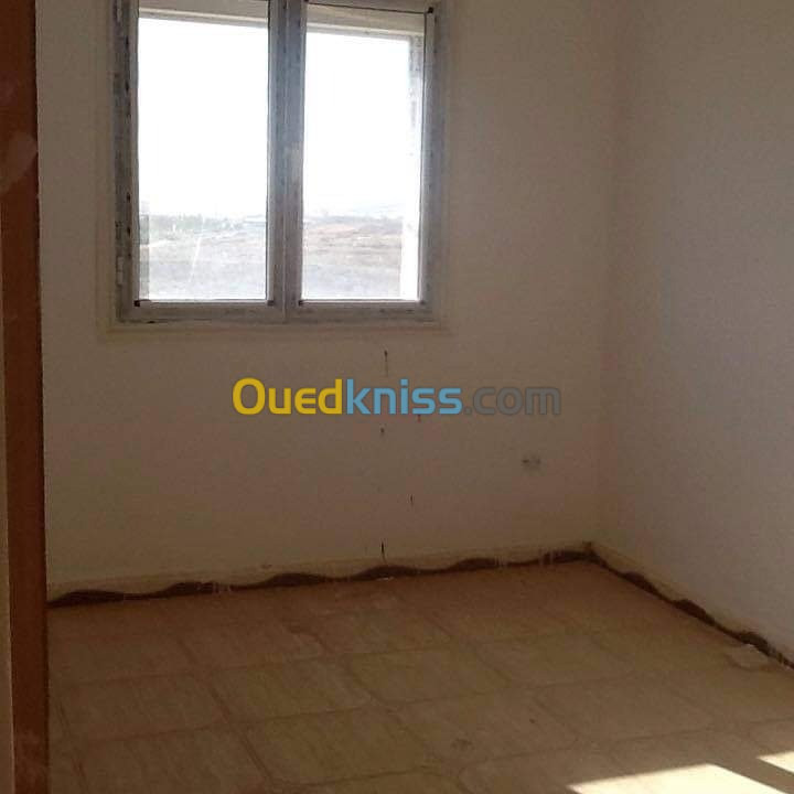 Vente Appartement F4 Relizane Hamri