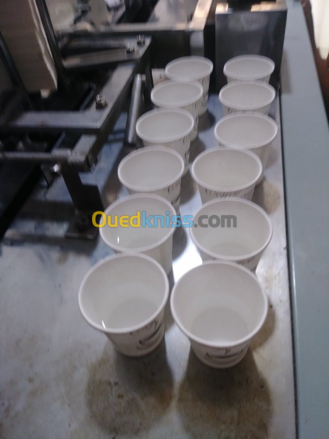 Machine fabrication de goblet en papie