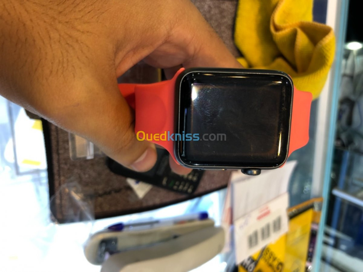 Apple watch discount serie 2 ouedkniss