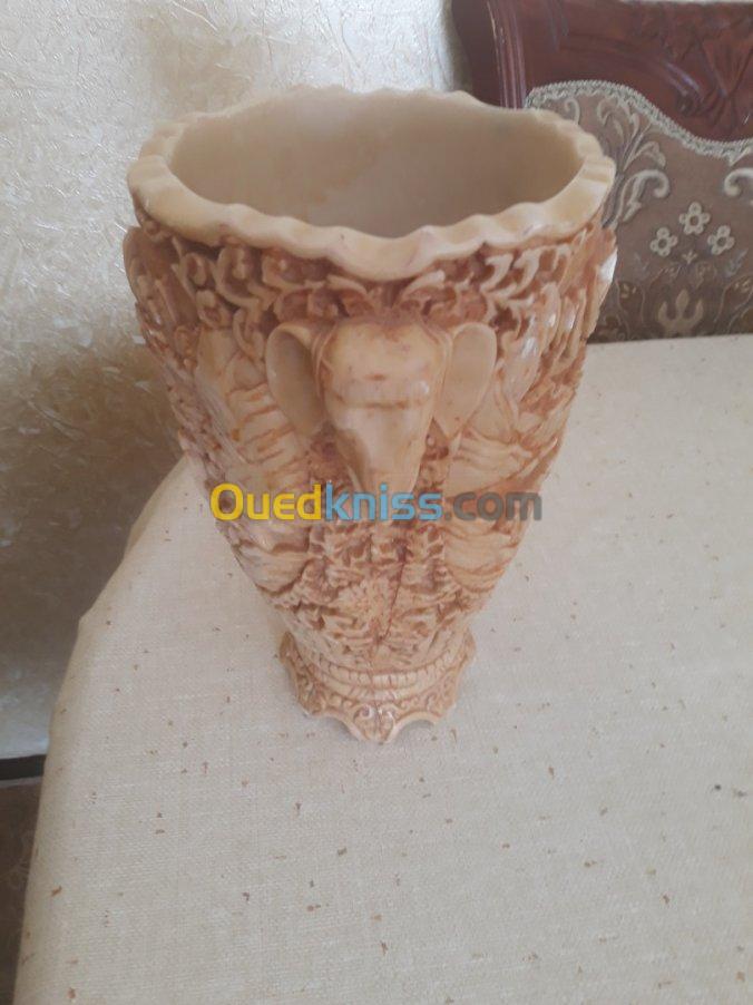 Vase residue d'ivoire 