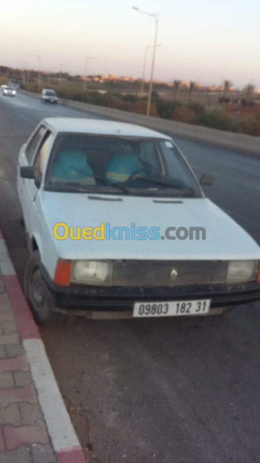 Renault 9 1982 