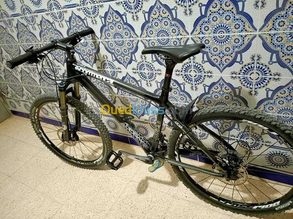 Commencal full carbon 