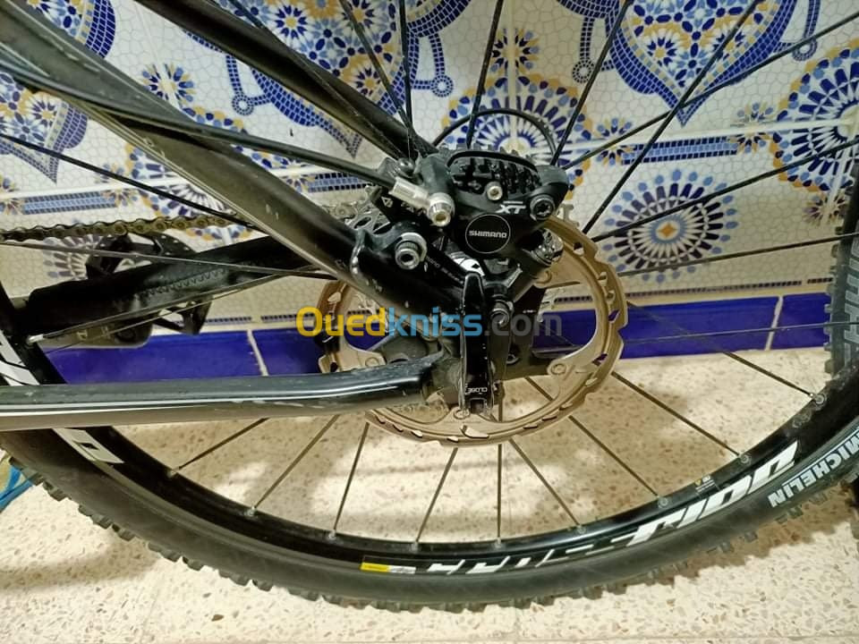 Commencal full carbon 