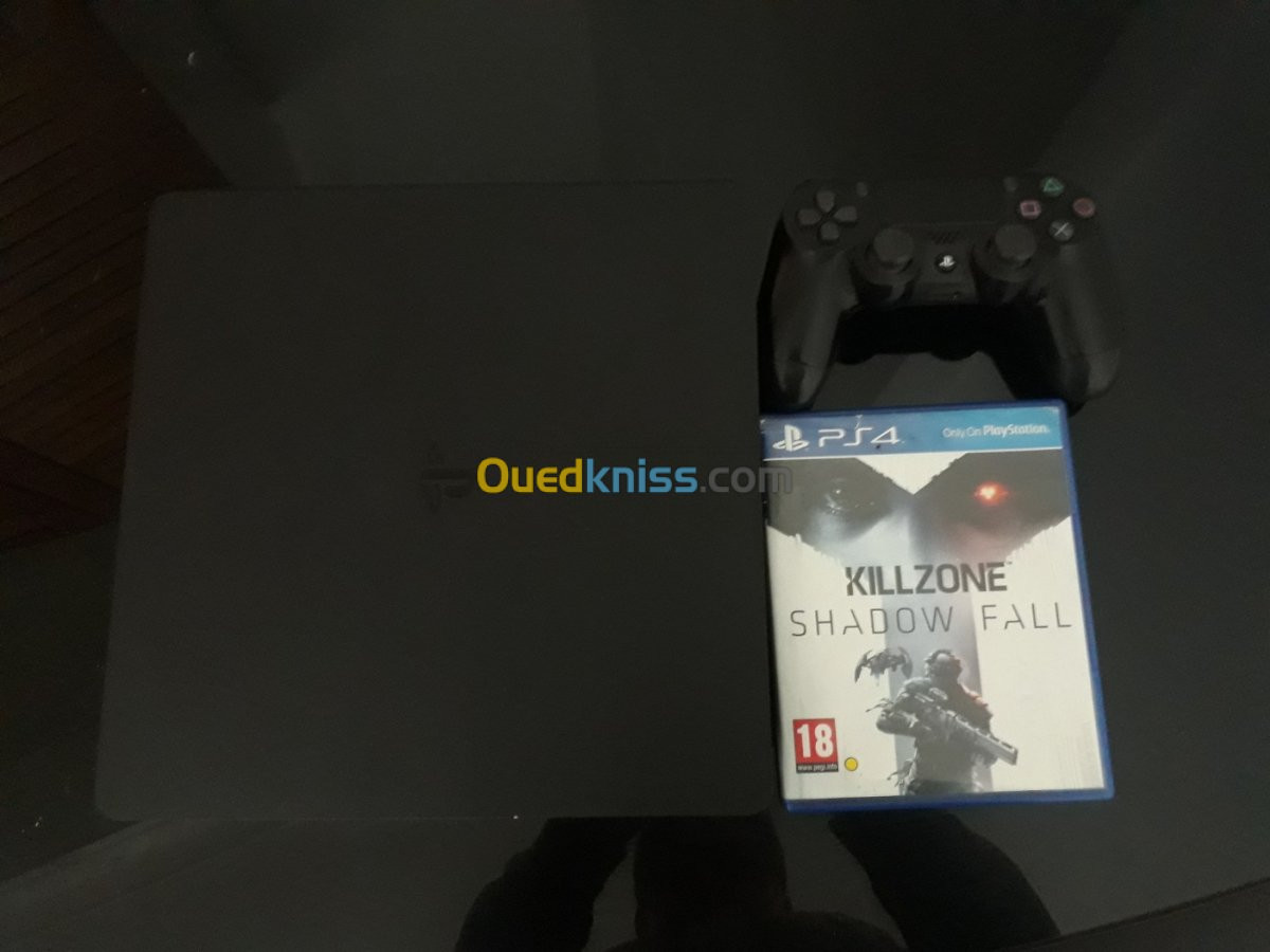 Ps4 tres bon etas +manette+CD kilsone