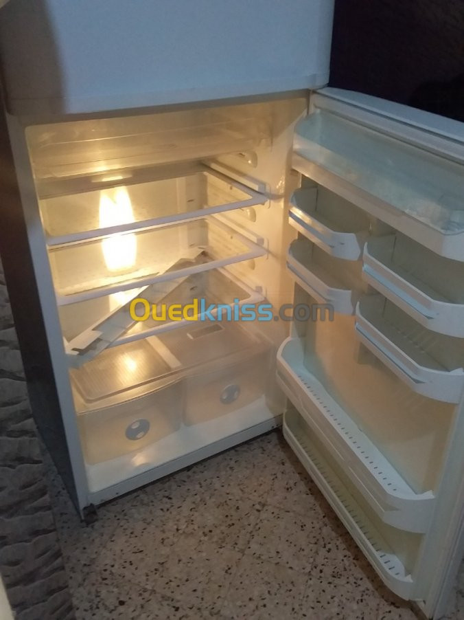 ثلاجة frigor