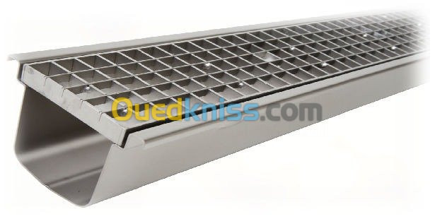 Caniveau à grille en inox sur mesure  