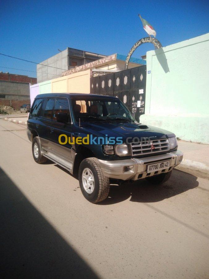 Mitsubishi Pajero Court 2000 