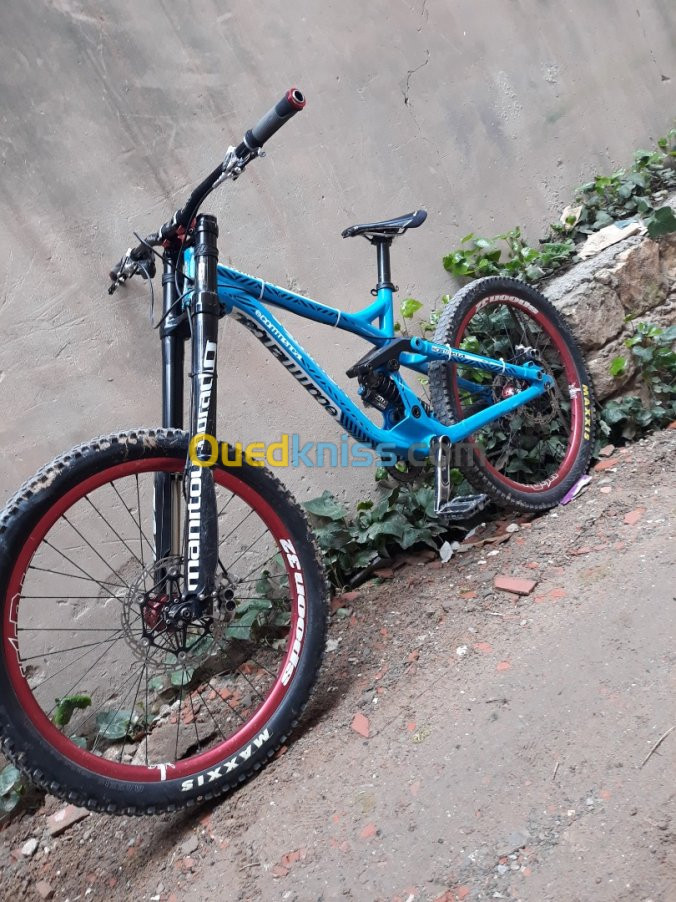 Velo dh commencal supreme