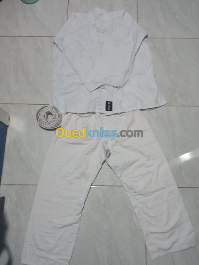 KIMONO JUDO DE MARQUE DOORA