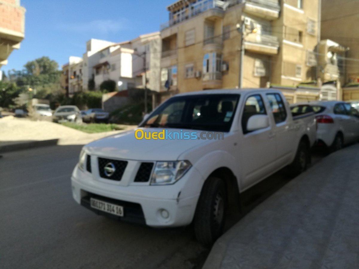 Location Nissan Navara 4x2 double cabi