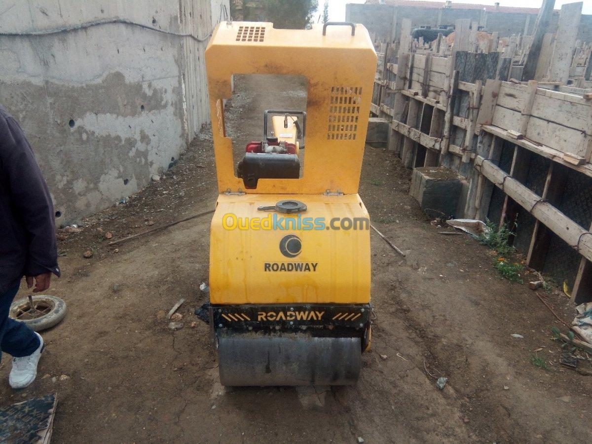 Compacteur a main جديد