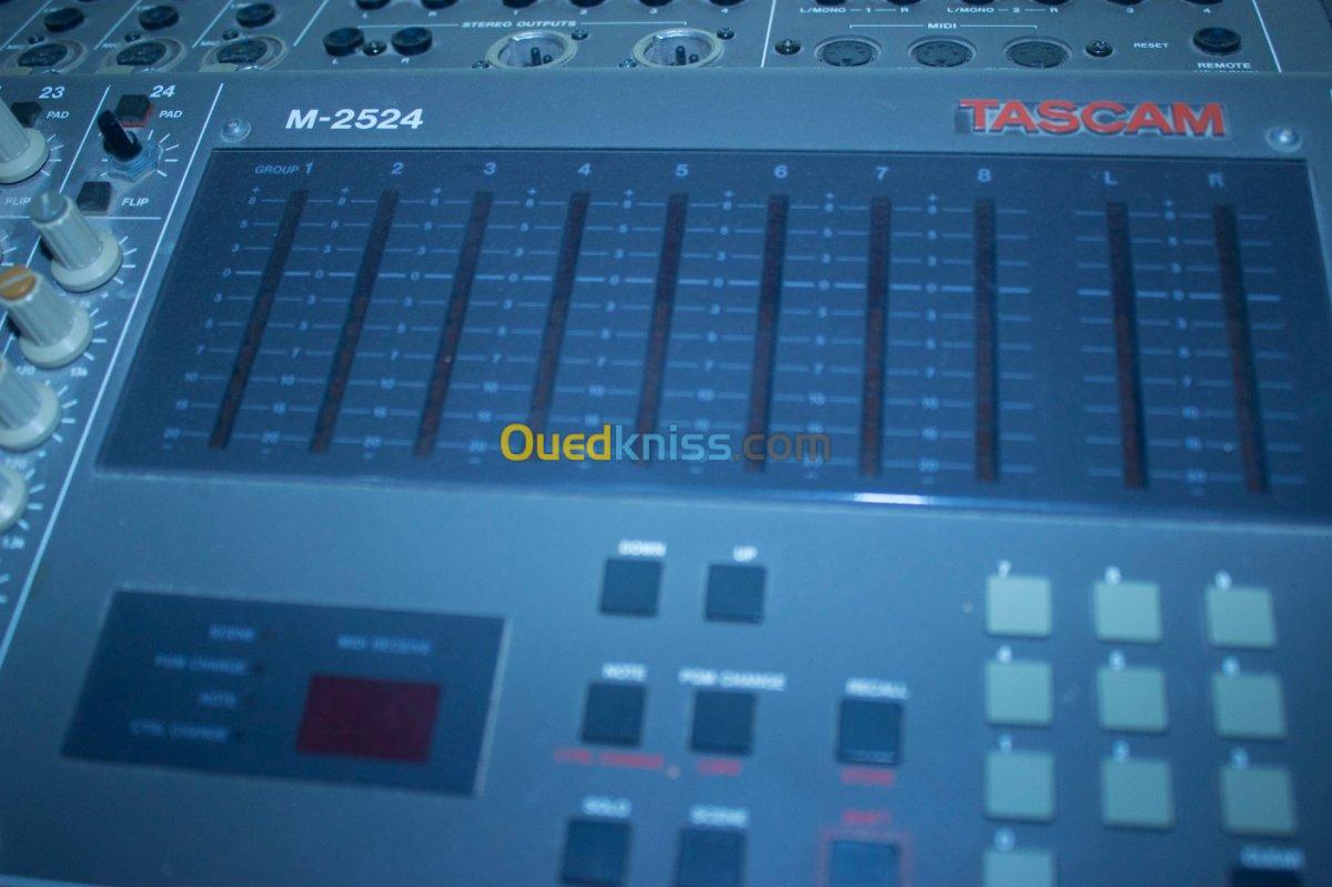 Table De Mixage TASCAM m2524