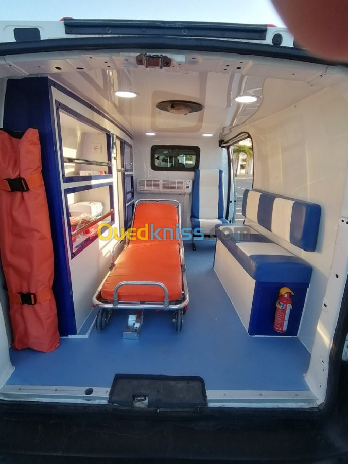 Ambulance privé transport des malades سيارة اسعاف خاصة نقل المرضى