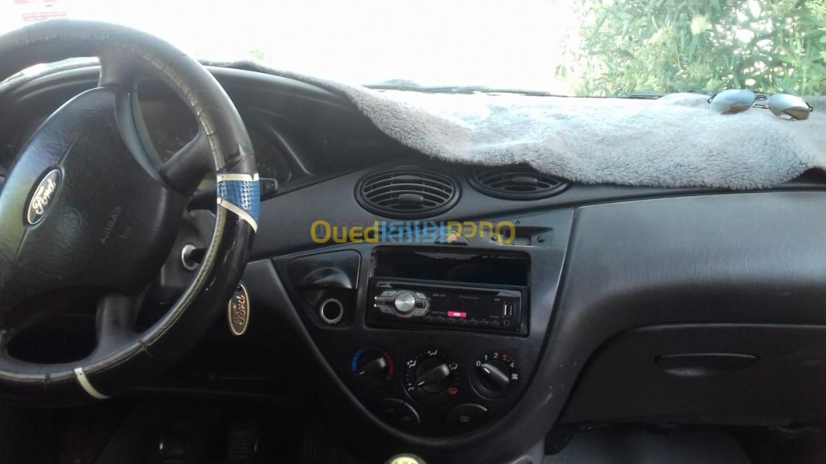 Ford Focus 4 portes 2002 