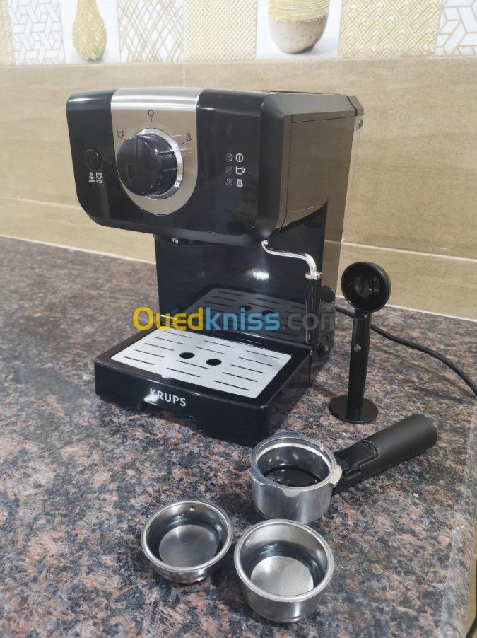 coffee maker / machine à café