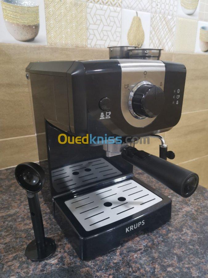 coffee maker / machine à café