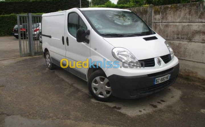 Location fourguon renault trafic 2013 