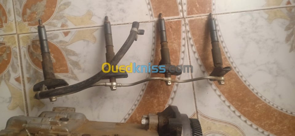 pompe injection isuzi super jombo 