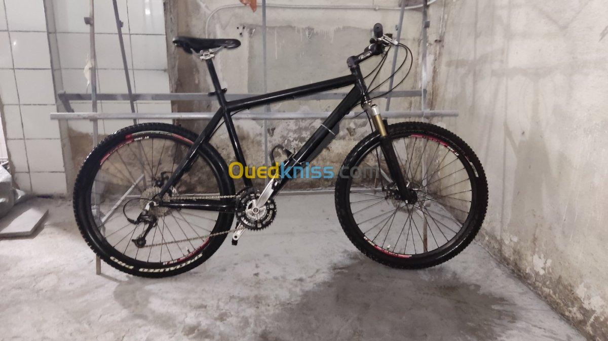 Vélo VTT COMMENCAL