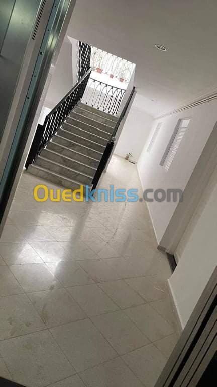 Location Appartement F3 Oran Ain el turck