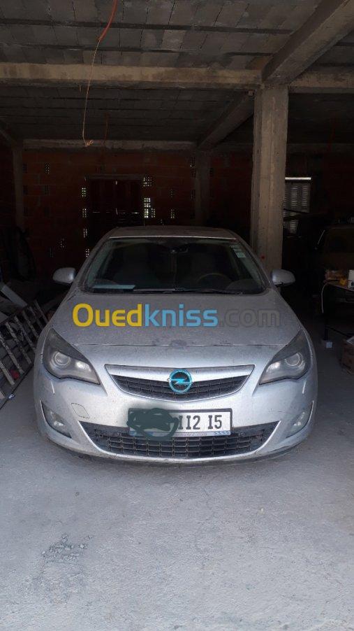 Opel Astra 2012 