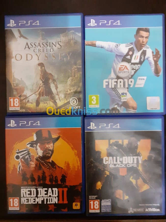 Ps4 pro (1to) + 2 manettes + 4 jeux