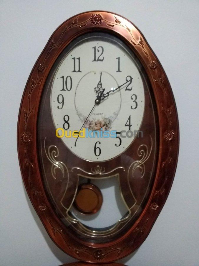 ساعة حائطية) montre murale horloge