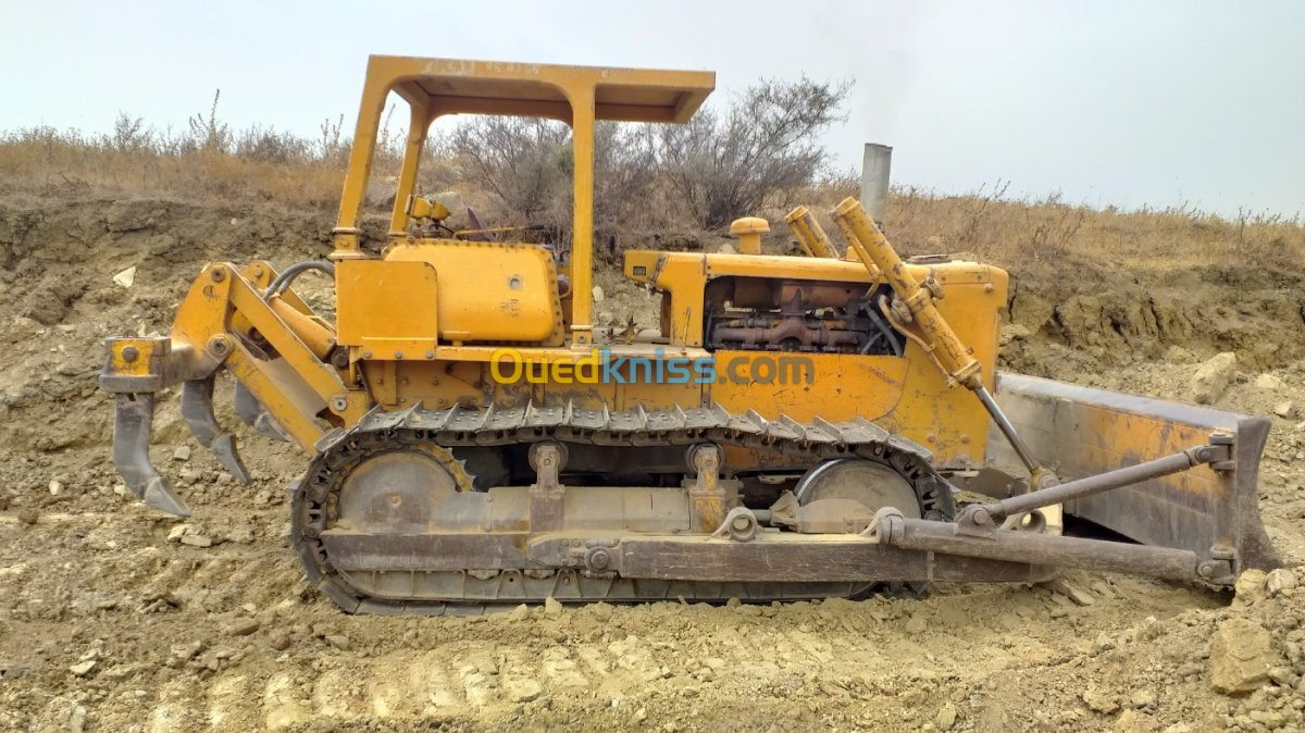 Komatsu D65 كوماتسي