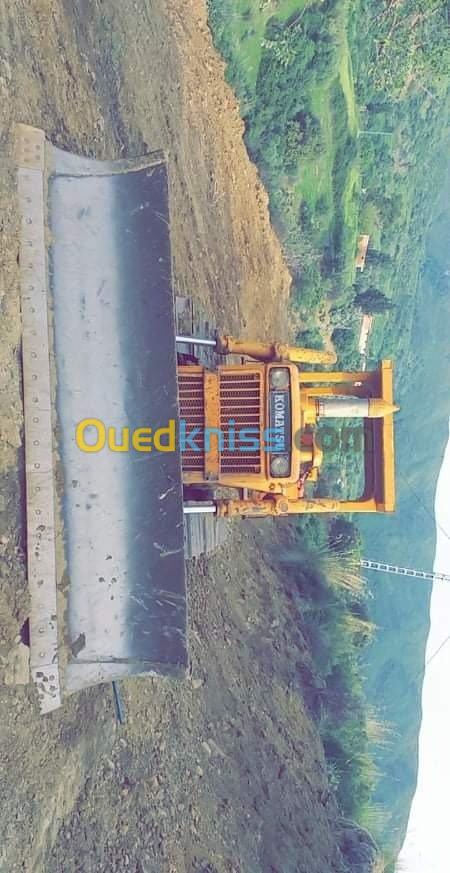 Komatsu D65 كوماتسي