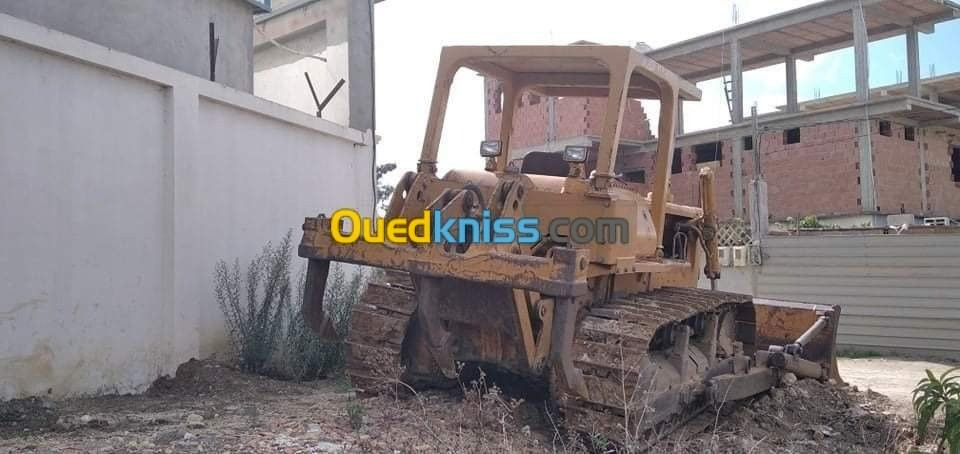 Komatsu D65 كوماتسي