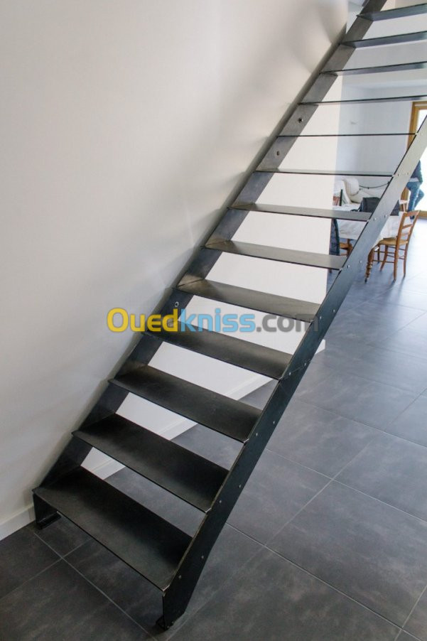 escalier metalique pliable ou fixe  