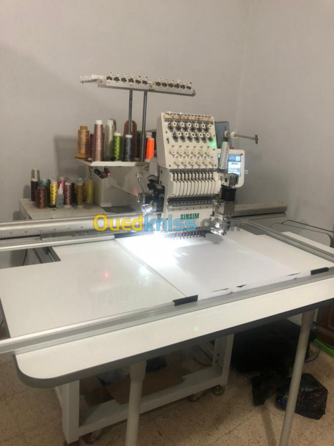  Machine de broderie et gros file