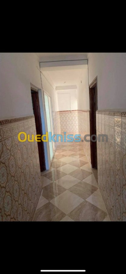 Rent Villa floor F4 Algiers Kouba