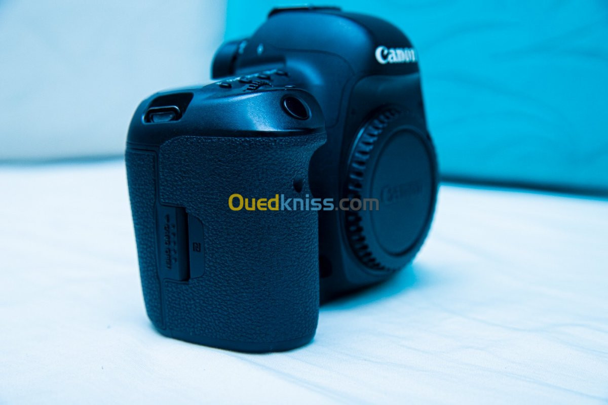 Canon EOS 5D MARK IV 4