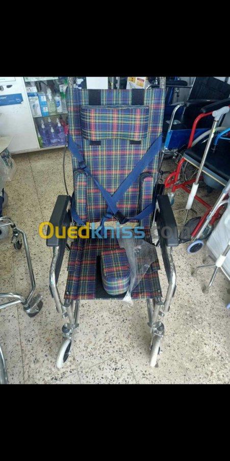 Fauteuil roulant lit pour enfant