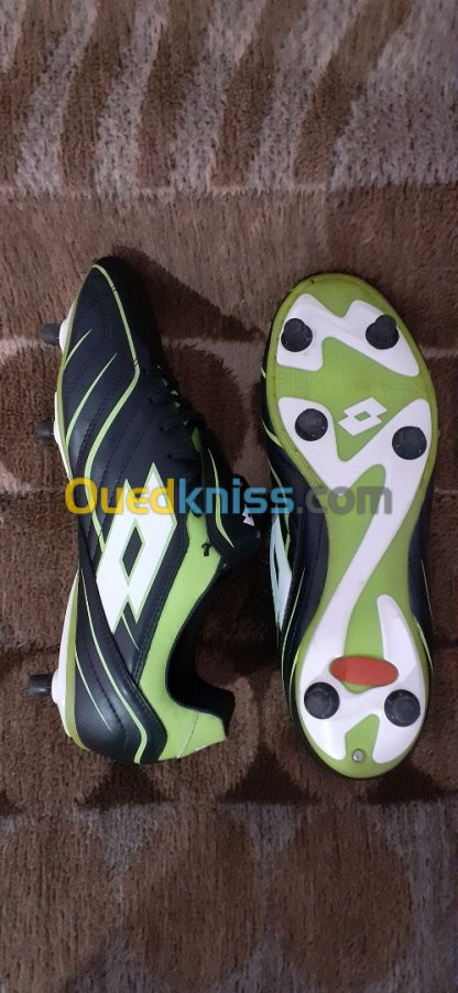 Soulier de football lotto punto flex 