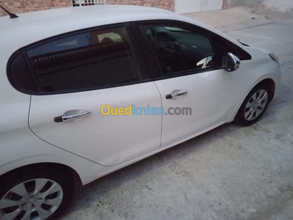 Peugeot 208 2015 Access