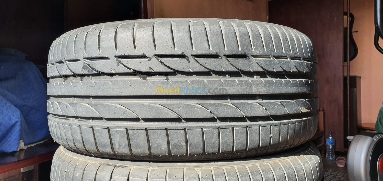 Pneus BRIDGESTONE 235 40 19 