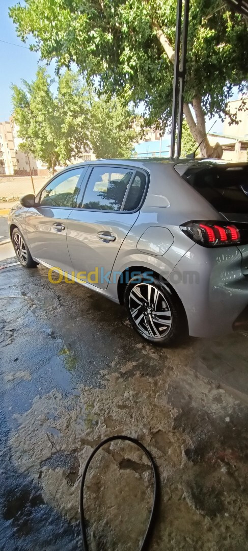 Peugeot 208 2022 Allure Facelift