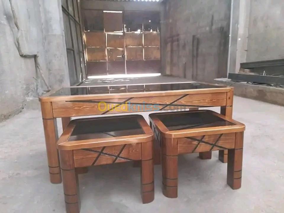 Table basse avec deux tables gigognes 