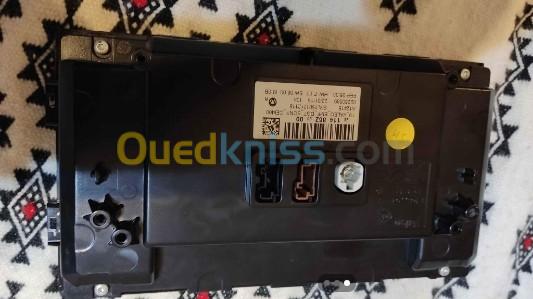 Vends auto radio digital Peugeot 308 116 ch  308/2 بيع راديو السيارة الرقمي بيجو 